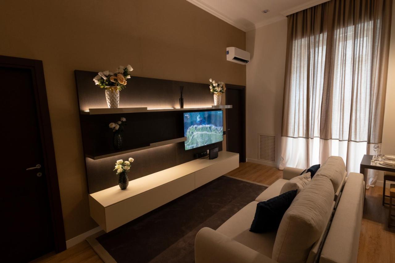 Luxury And Exclusive Bovio Square House *